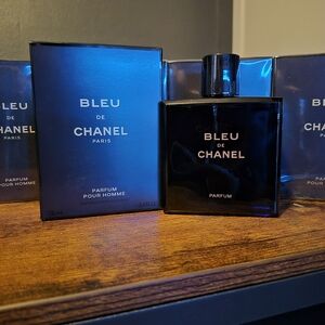 CHANEL Bleu de Chanel Parfum - Elegant Black